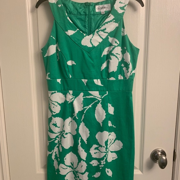 Dress - Picture 1 of 5
